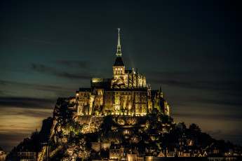 Картинка города крепость+мон-сен-мишель+ франция замок mont saint-michel normandy island крепость castle вечер огни нормандия свет мон-сен-мишель france david w photography
