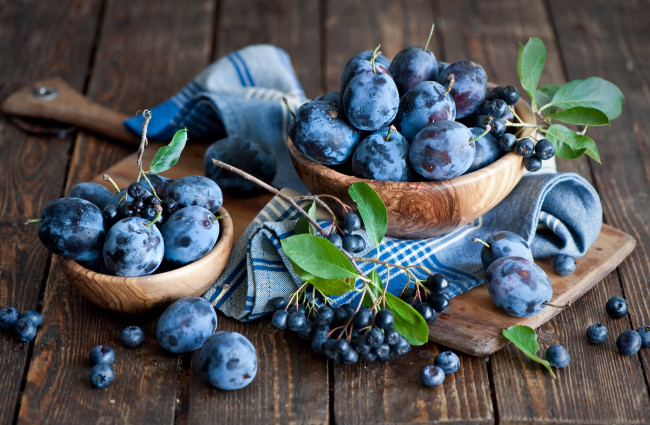 Обои картинки фото еда, персики,  сливы,  абрикосы, сливы