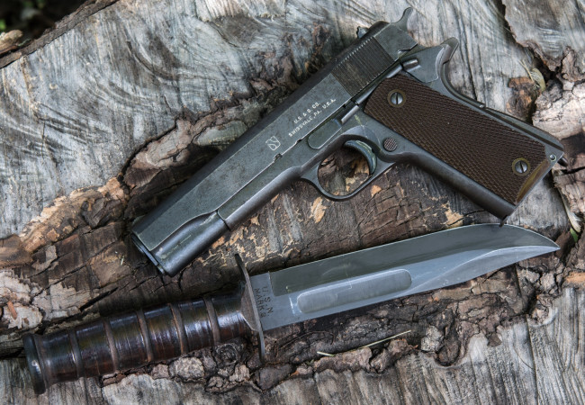 Обои картинки фото оружие, нож, пистолет