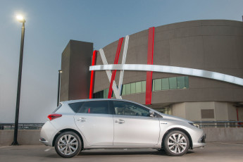 Картинка автомобили toyota auris hybrid za-spec 2015г