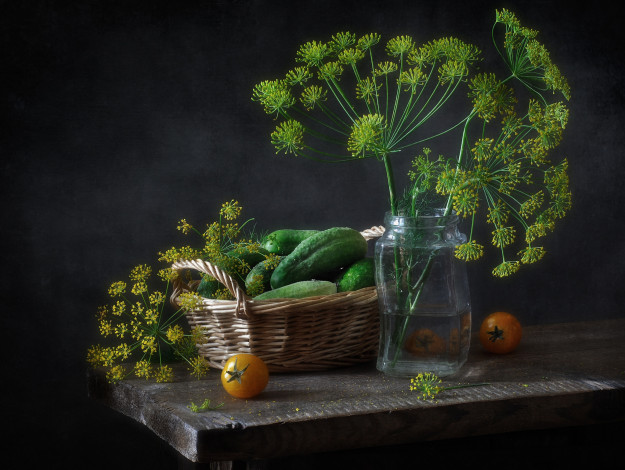 Обои картинки фото еда, огурцы, помидор, укроп, заготовки, консервация, банка