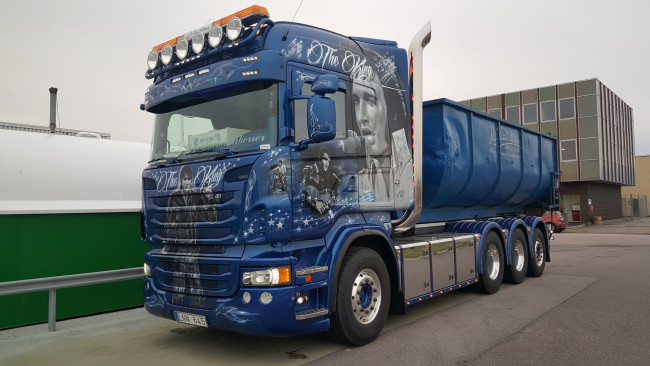 Обои картинки фото автомобили, scania , выставка, улица, грузовик