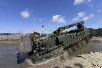 Картинка техника военная+техника водная преграда военная