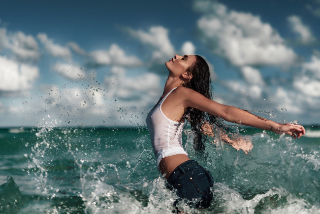 Обои картинки фото девушка, девушки, -unsort , брюнетки, темноволосые, модель