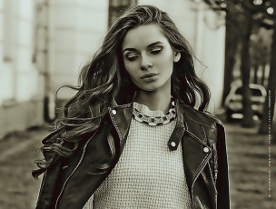 Картинка календари компьютерный+дизайн 2019 женщина calendar куртка девушка улица