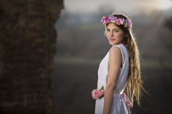Картинка девушки -+брюнетки +шатенки шатенка венок