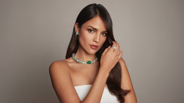 Картинка eiza+gonzalez+bulgari+2023 девушки eiza+gonzalez эйса гонсалес мексика актриса певица мехико украшения bulgari 2023