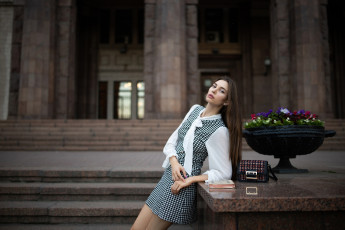 Картинка девушка+-+girl девушки -+брюнетки +шатенки девушка женщина брюнетка темноволосая сексуальная модель звезда позирует разная обувь верхняя стильная одежда нижнее эротическое бельё трусы лифчик колготки чулки аксессуары макияж и множество элементов на фотографии