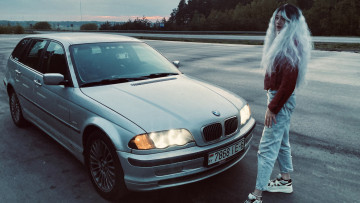 Картинка автомобили -авто+с+девушками bmw 3 series