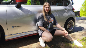 Картинка автомобили -авто+с+девушками красивая девушка