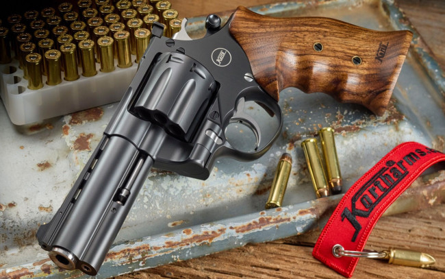 Обои картинки фото оружие, револьверы, korth