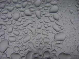 Картинка капли на капоте авто разное