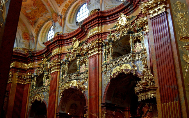 Обои картинки фото интерьер, убранство, роспись, храма, внутренее