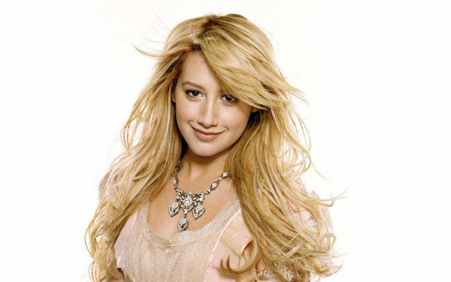 Обои картинки фото Ashley Tisdale, девушки, , , блондинка, колье
