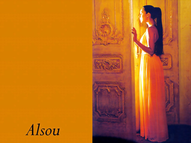 Обои картинки фото алсу, музыка, певица, дверь