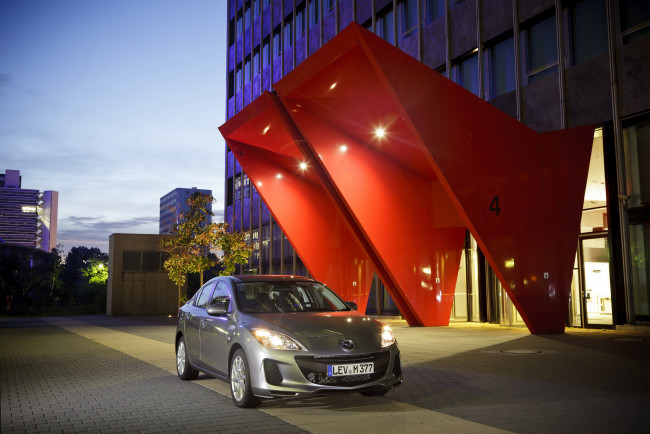 Обои картинки фото 2011, mazda, sedan, автомобили, 3, улица, огни, ночь