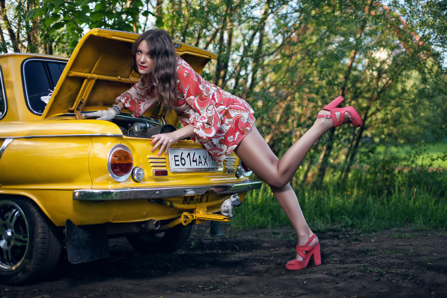 Обои картинки фото автомобили, авто с девушками, заз