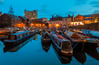 Картинка корабли баржи пристань река ночь