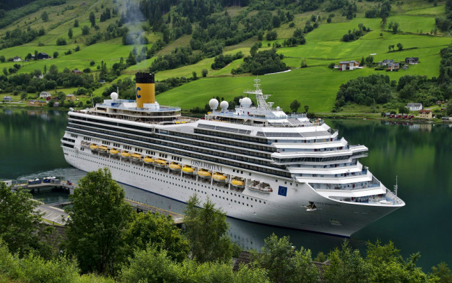 Обои картинки фото costa fortuna, корабли, лайнеры, лайнер, океанский, круиз, причал