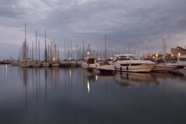 Обои картинки фото корабли, порты ,  причалы, гавань, яхтклуб