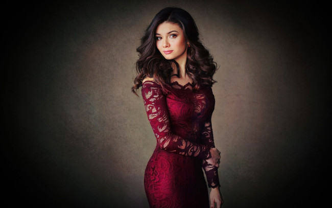 Обои картинки фото девушки, -unsort , брюнетки, темноволосые, фон, взгляд, девушка