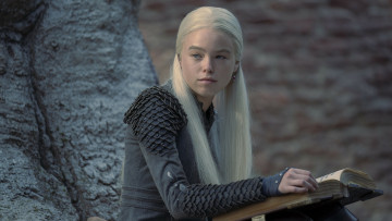 Картинка house+of+the+dragon++ сериал+2022+–+ кино+фильмы house+of+the+dragon+ сериал milly alcock rhaenyra targaryen house of the dragon дом дракона фэнтези боевик драма мелодрама