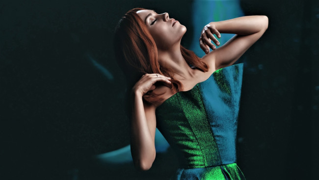 Обои картинки фото девушки, - рыжеволосые и разноцветные, рыжая, платье