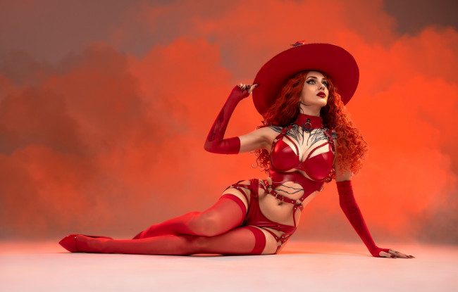 Обои картинки фото cosplay, девушки, alin ma , xenon, девушка, женщина, рыжая, светлая, тёмная, сексуальная, модель, звезда, позирует, разная, обувь, верхняя, стильная, одежда, нижнее, эротическое, бельё, трусы, лифчик, колготки, чулки, аксессуары, макияж, и, множество, элементов, на, фотографии