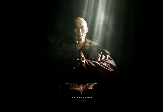 Обои картинки фото кино фильмы, batman,  begins, монах, лучи