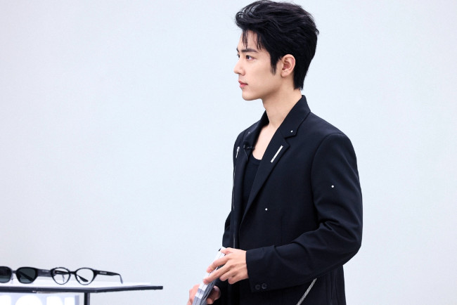 Обои картинки фото мужчины, xiao zhan, актер, пиджак, очки