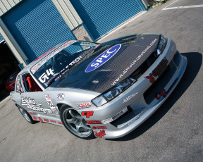 Картинка автомобили nissan datsun