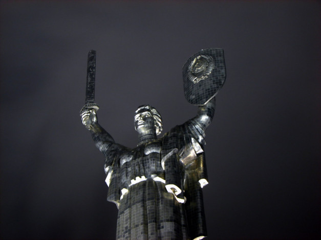 Обои картинки фото киев, родина, мать, города, украина