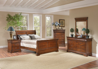 Картинка интерьер спальня картины кровать тумбочки