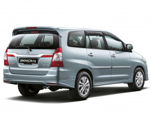 Картинка автомобили toyota innova 2013г светлый