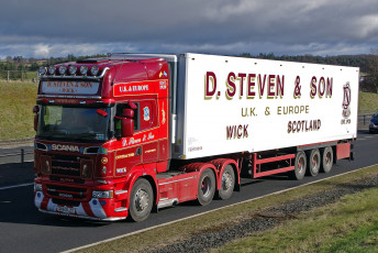 Картинка scania+r620 автомобили scania+ выставка улица седельный грузовик тяжелый тягач