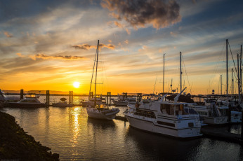 Картинка корабли Яхты причал рассвет