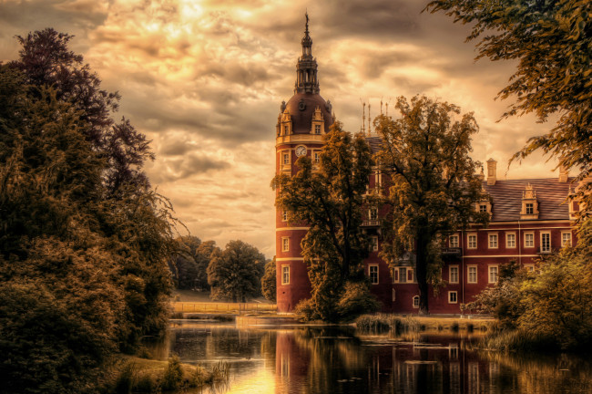 Обои картинки фото neues schloss, города, замки германии, пруд, парк, замок