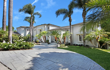 Картинка города -+здания +дома вилла пальмы цветы