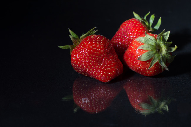 Обои картинки фото еда, клубника,  земляника, ягоды
