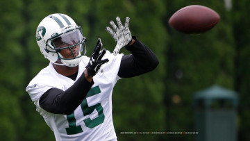 обоя календари, спорт, мужчина, мяч, шлем, спортсмен