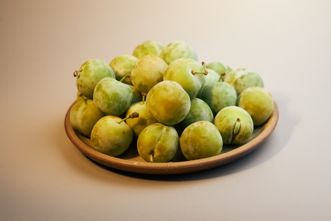 Обои картинки фото еда, персики,  сливы,  абрикосы, сливы