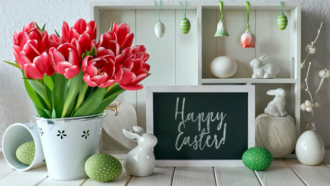 Обои картинки фото праздничные, пасха, тюльпаны, фигурки, надпись