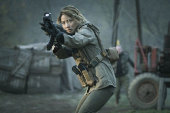 Картинка sas +red+notice+ +2021+ кино+фильмы +red+notice red notice кадры фильм боевик jing lusi zada триллер