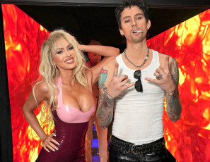 Картинка разное знаменитости меган фонкс парень