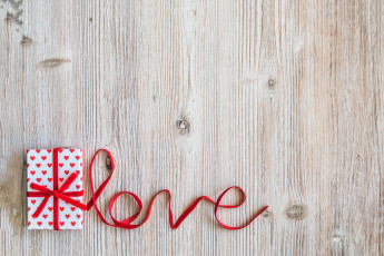 Картинка праздничные подарки+и+коробочки коробка подарок лента любовь