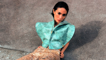 Картинка heart+evangelista девушки актриса брюнетка топ брюки