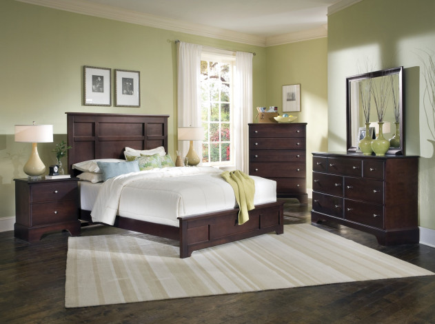 Обои картинки фото интерьер, спальня, подушки, кровать, тумбочка