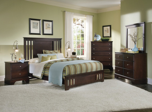 Обои картинки фото интерьер, спальня, кровать, подушки, тумбочка