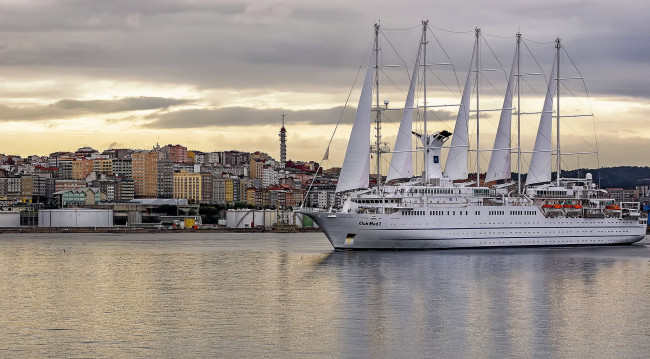 Обои картинки фото корабли, другое, корабль, город