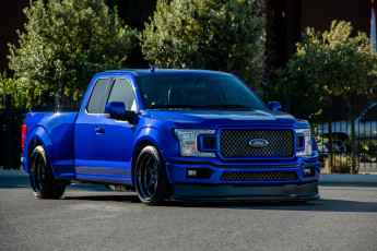 Картинка автомобили ford blue front f-150 pickup supercab 4x2 sema 2018 lariat sport zb customs and kurt busch